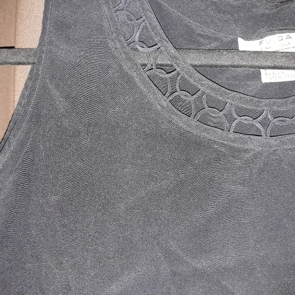 Tank - Picture 3 of 3